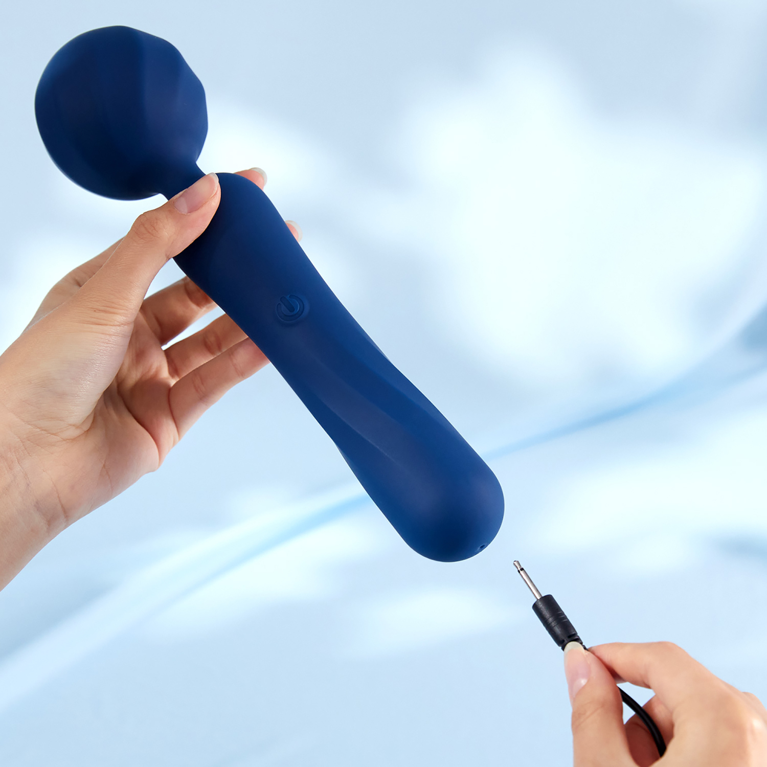  BeYourLover Titan Wand  Вибромассажер Ванд, перезаряжаемый, синий